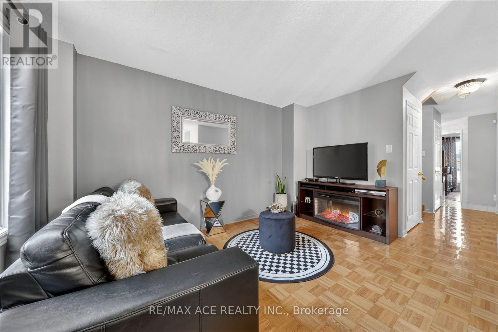 1 ALDCROFT CRESCENT Image 19