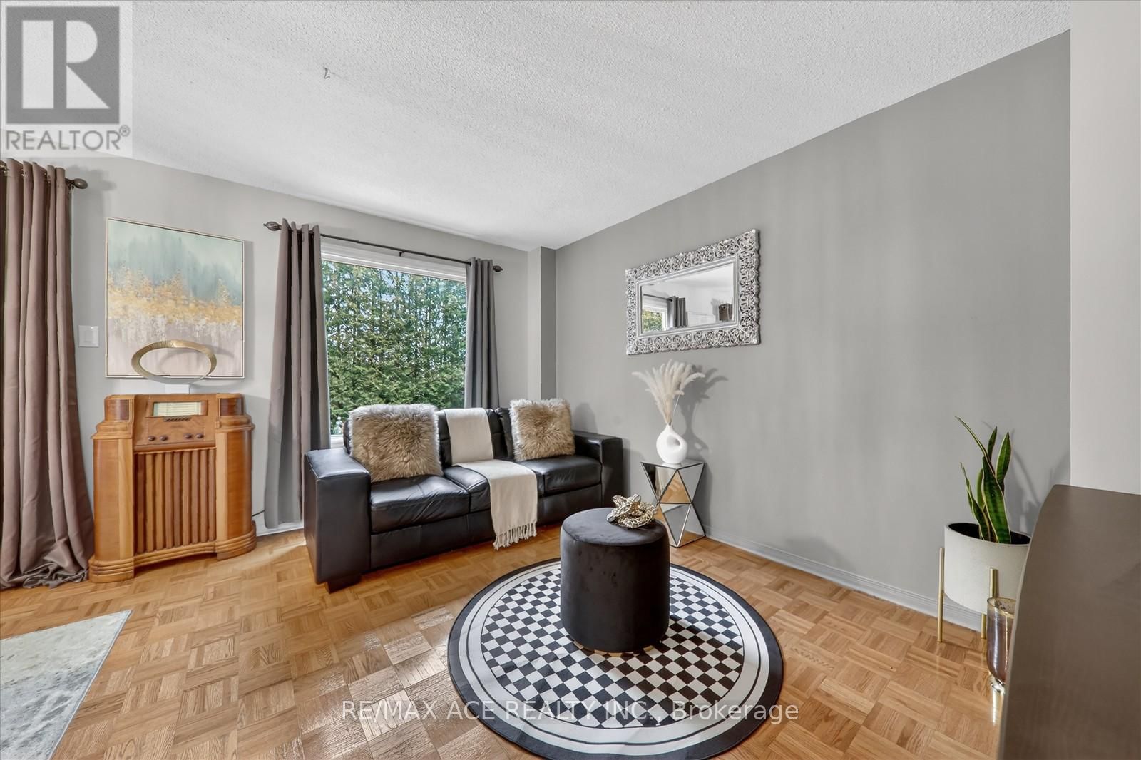 1 ALDCROFT CRESCENT Image 20