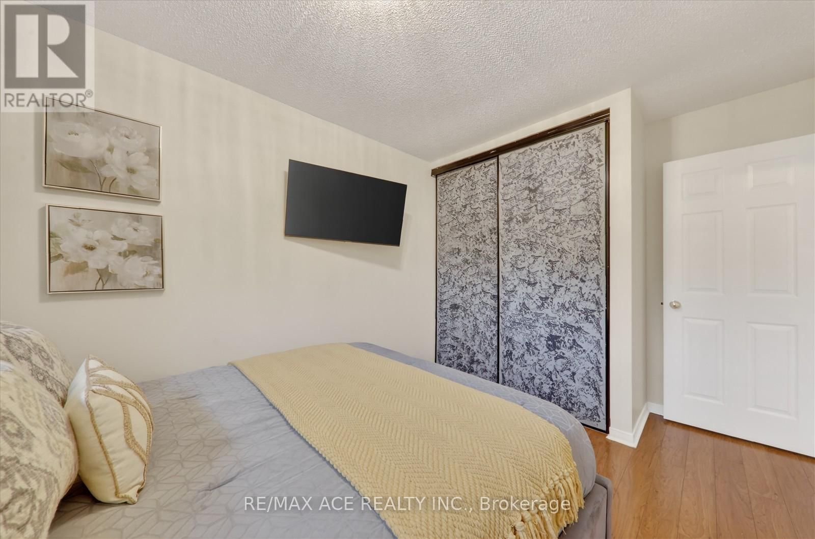 1 ALDCROFT CRESCENT Image 30