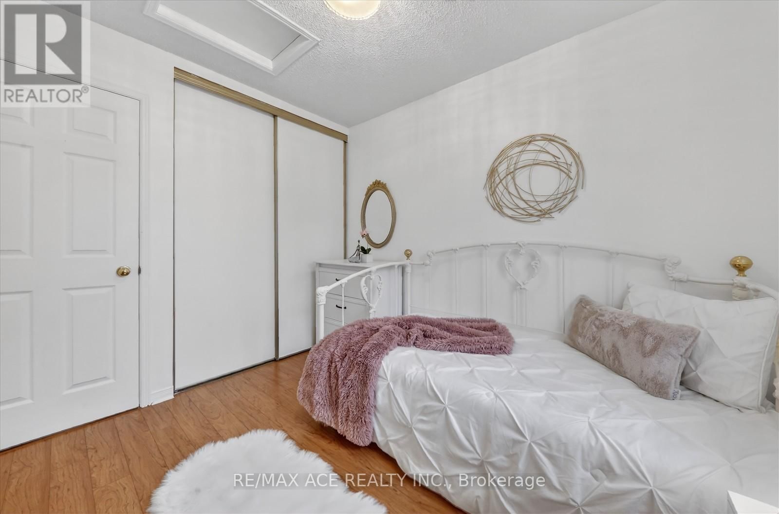 1 ALDCROFT CRESCENT Image 33