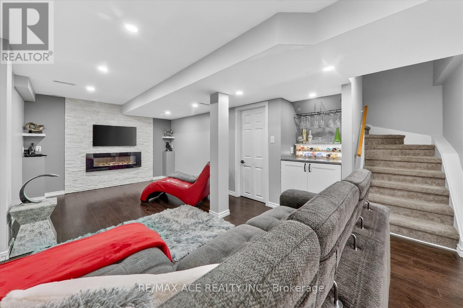 1 ALDCROFT CRESCENT Image 34