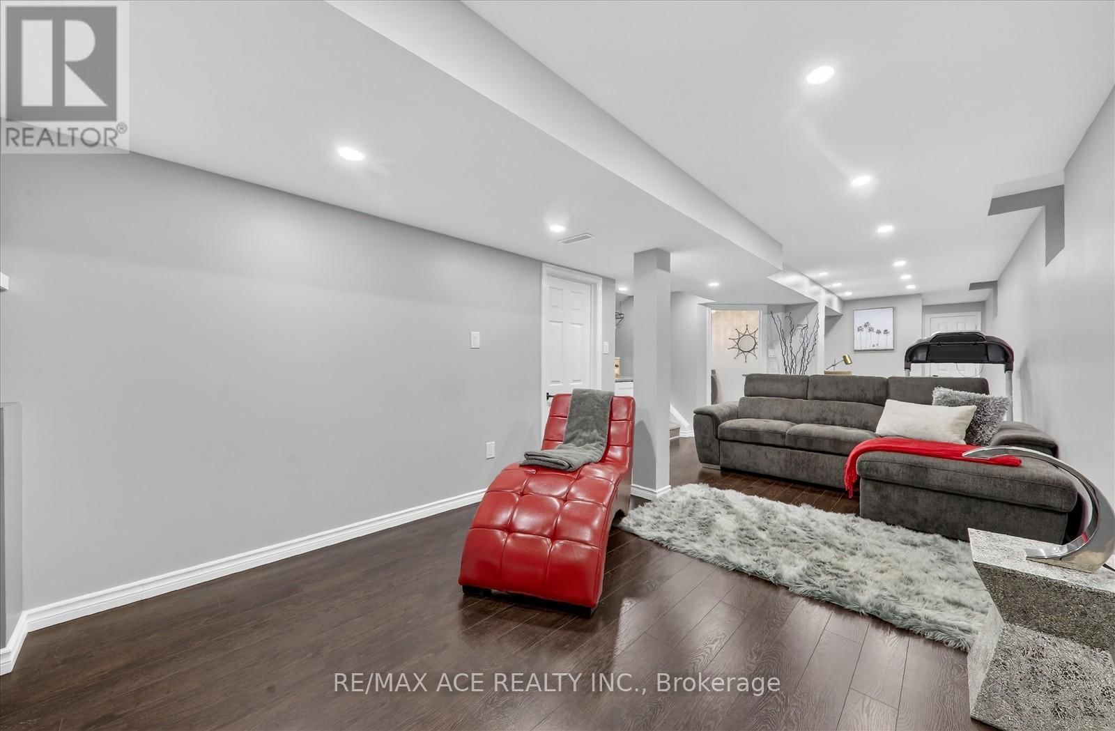 1 ALDCROFT CRESCENT Image 36