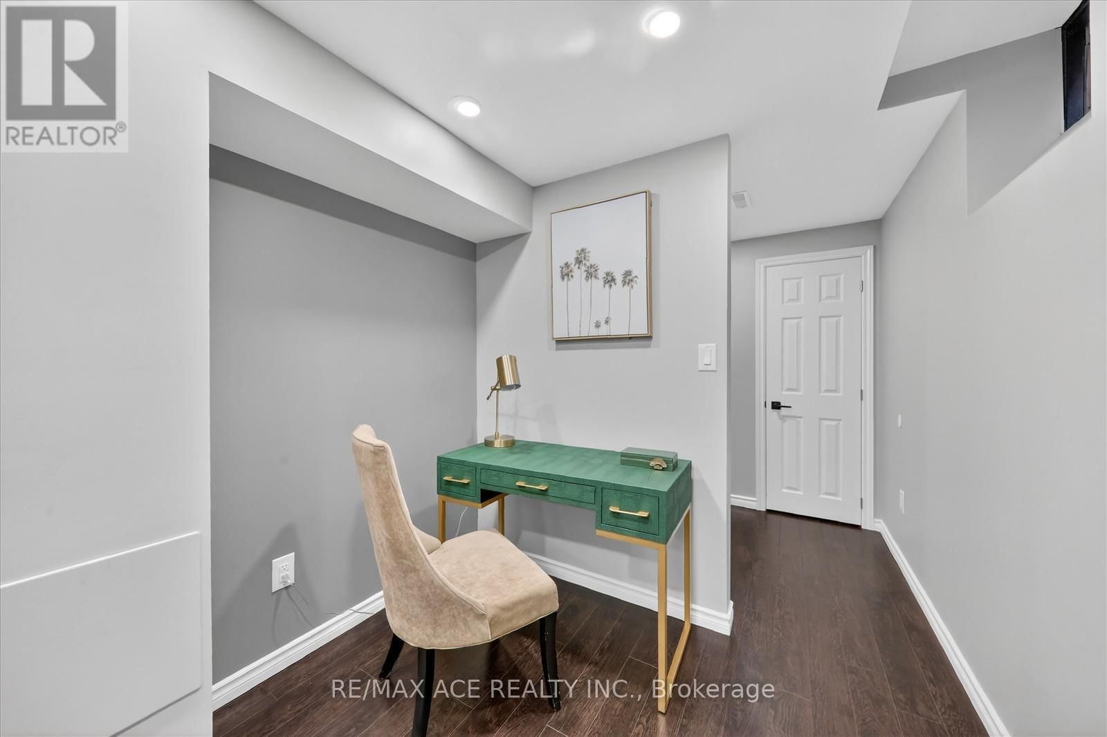 1 ALDCROFT CRESCENT Image 39