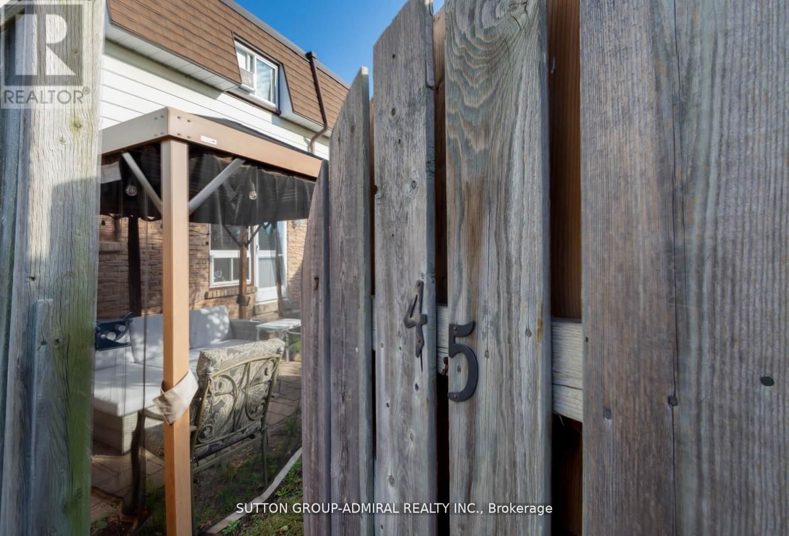 45 - 1300 OXFORD STREET Image 20