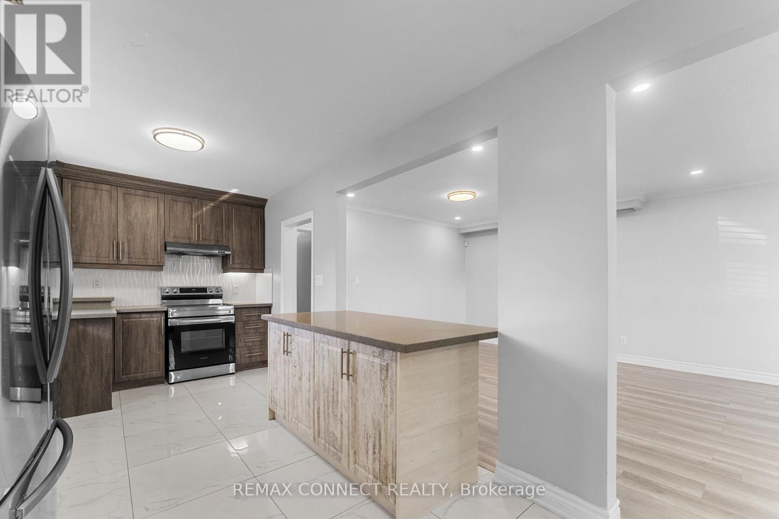 54 SARATOGA DRIVE Image 11