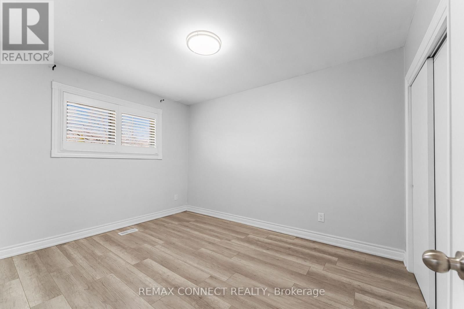 54 SARATOGA DRIVE Image 15