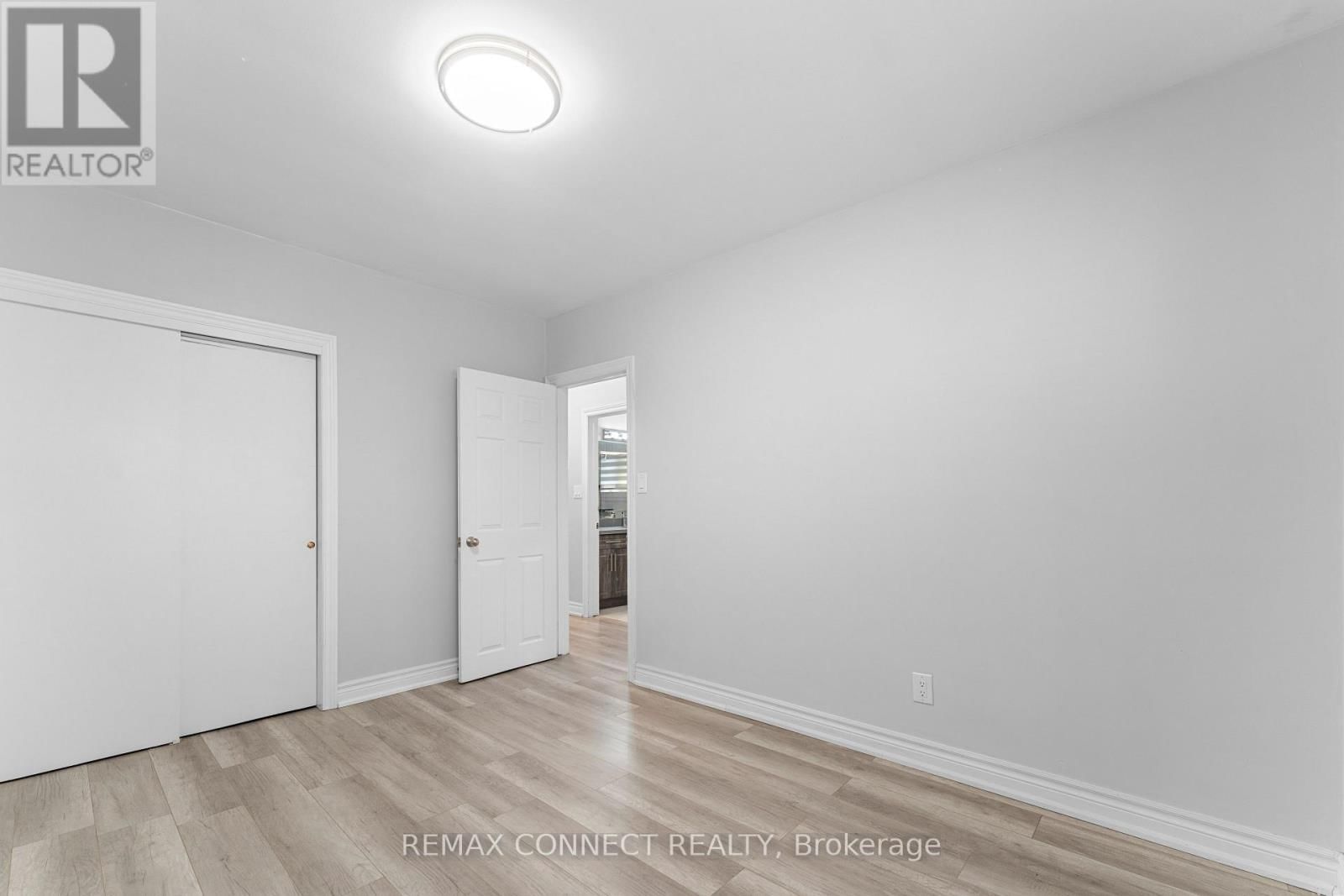 54 SARATOGA DRIVE Image 16