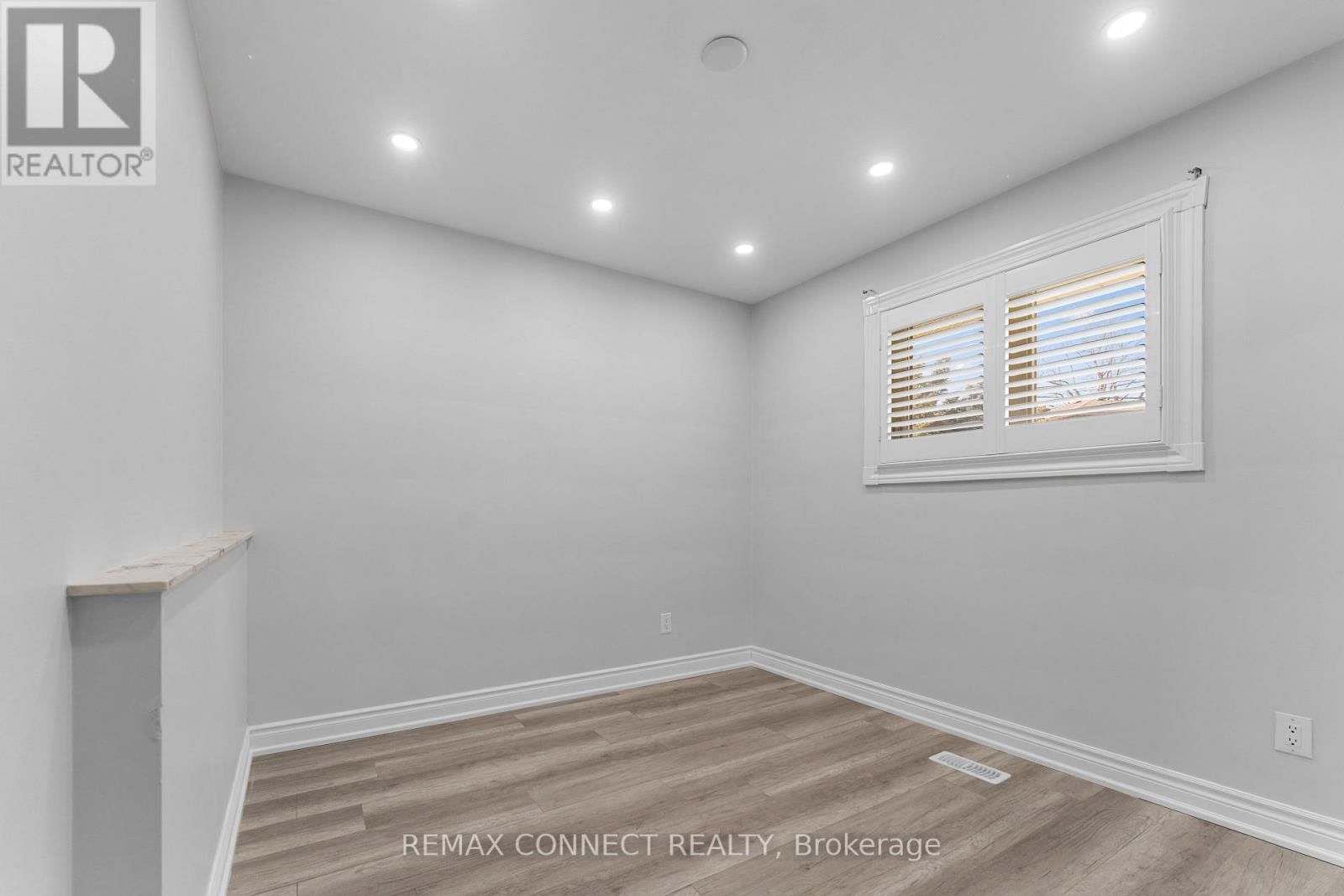 54 SARATOGA DRIVE Image 22