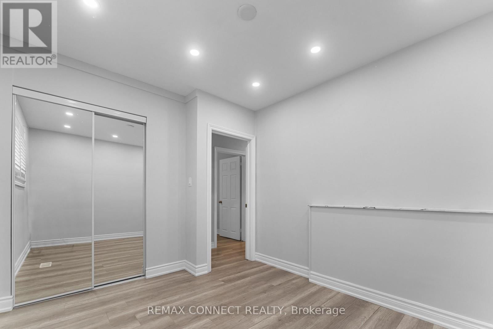 54 SARATOGA DRIVE Image 23