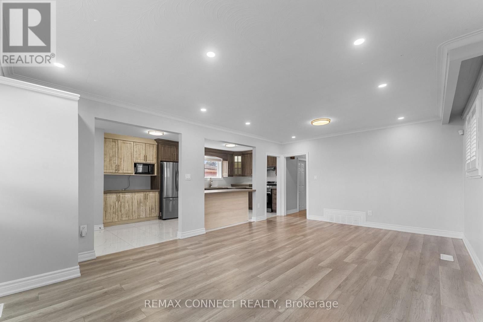 54 SARATOGA DRIVE Image 7