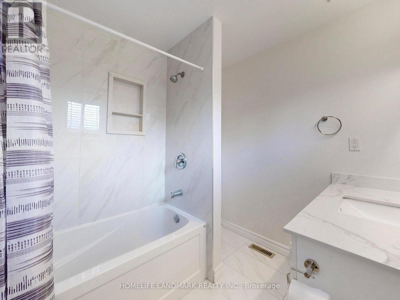 37 - 106 CHESTER LE BOULEVARD Image 17