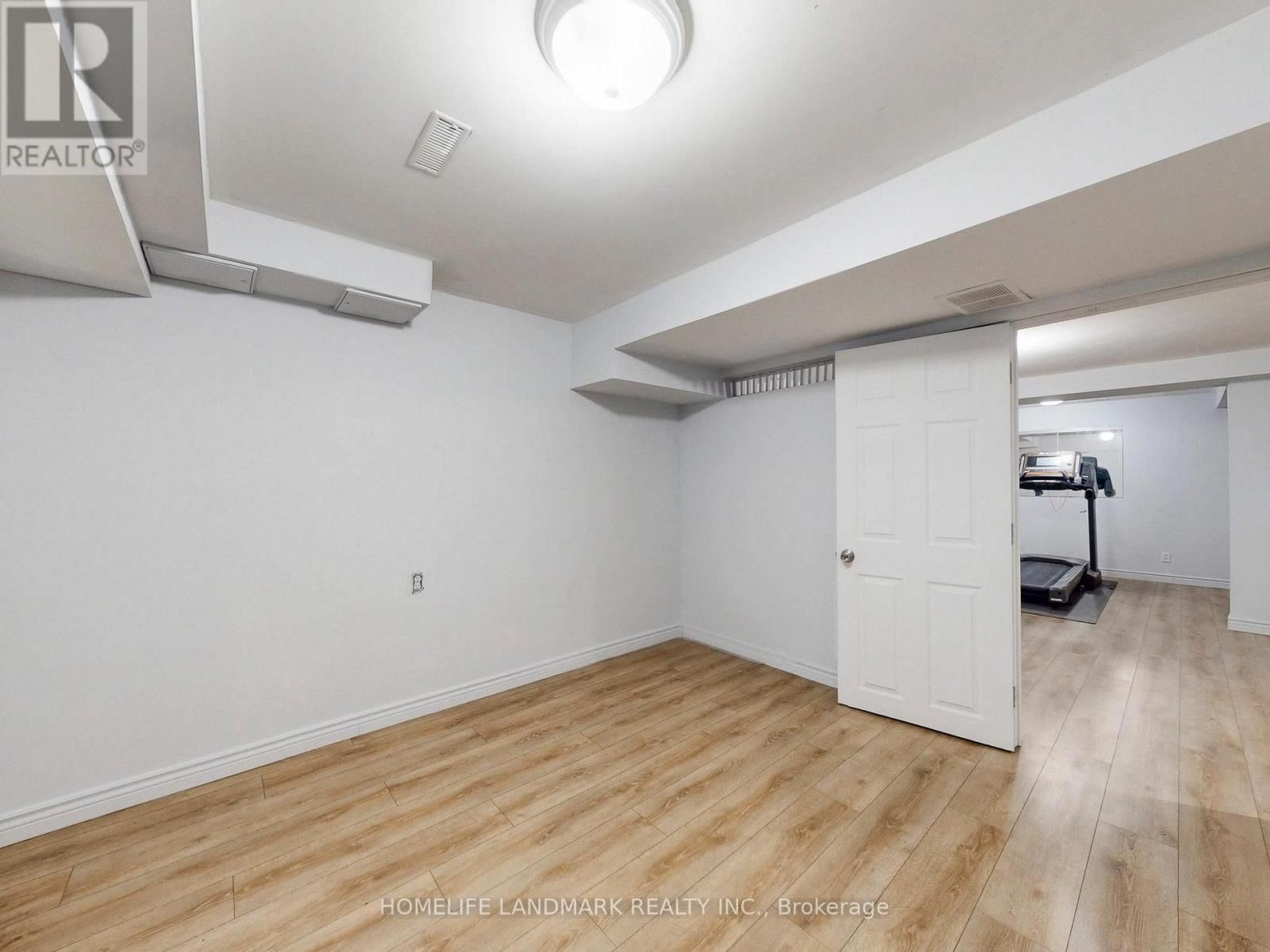 37 - 106 CHESTER LE BOULEVARD Image 19