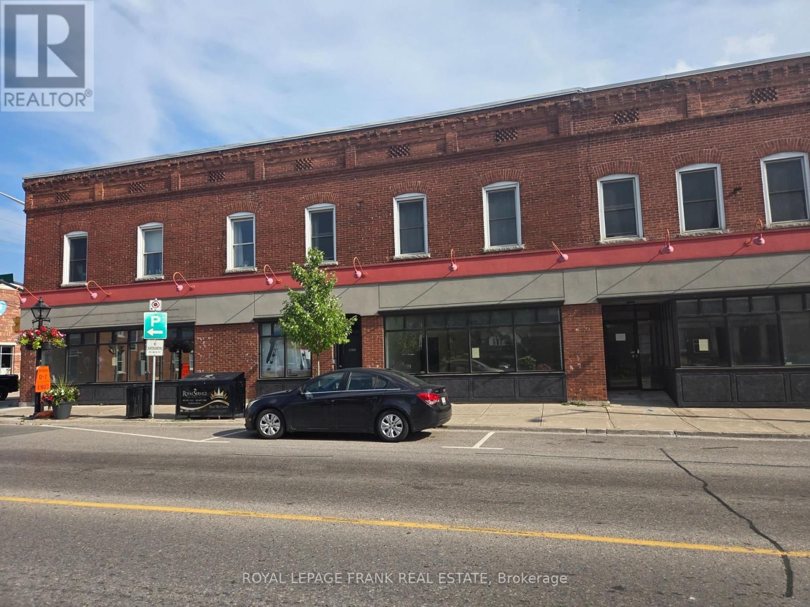 B - 15 KING AVENUE WEST Image 2