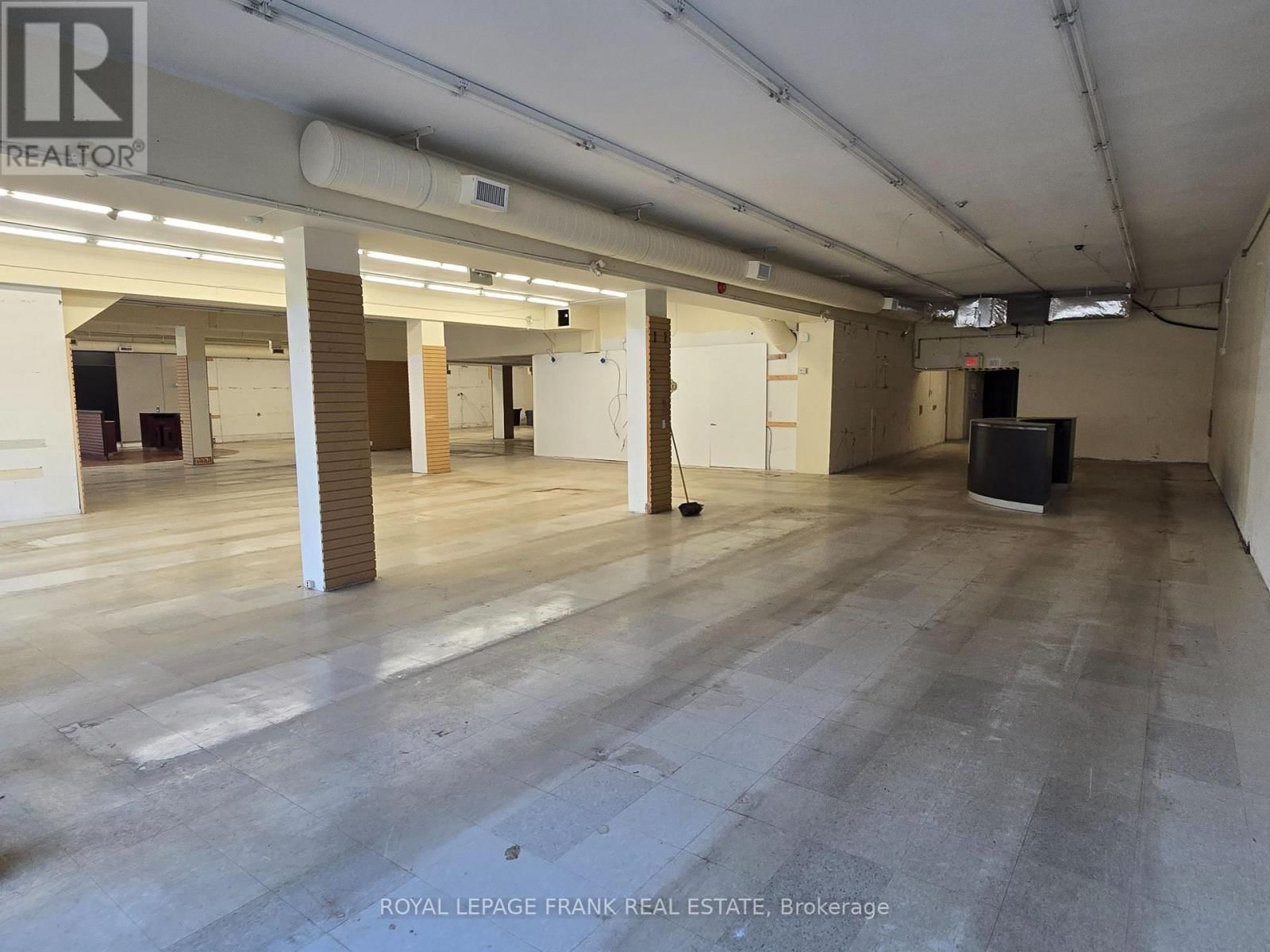 B - 15 KING AVENUE WEST Image 5