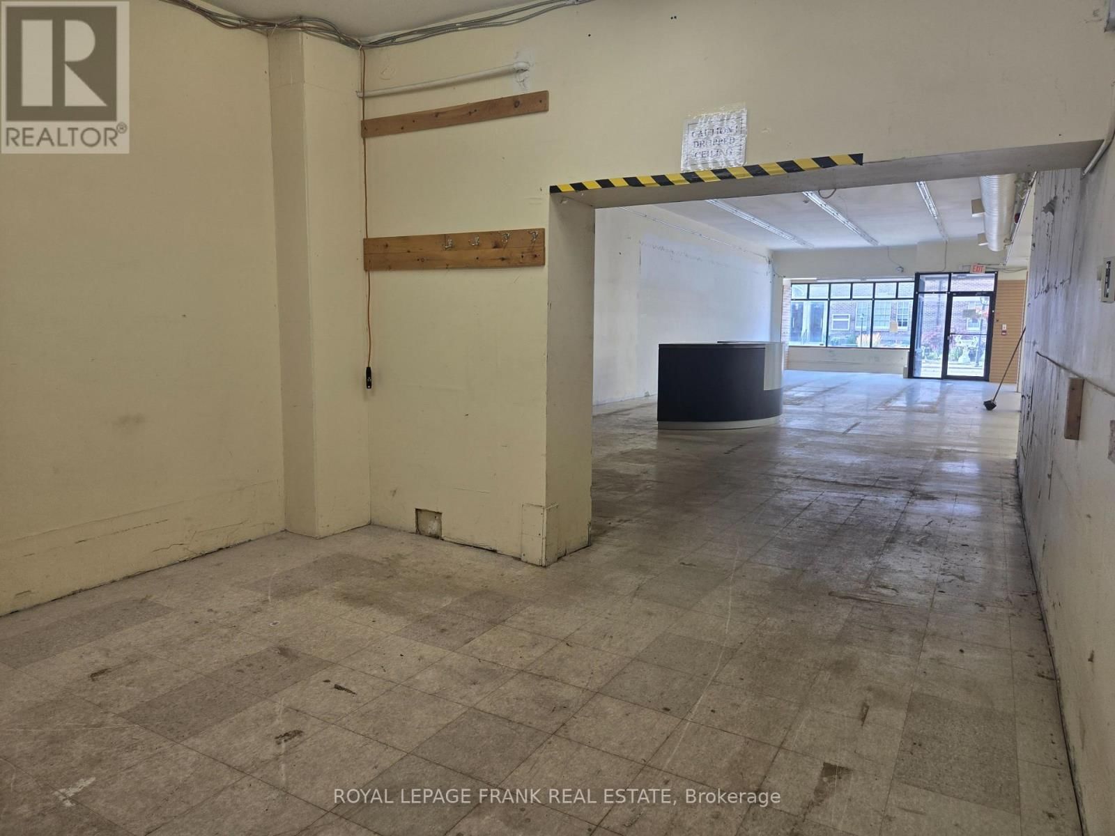 B - 15 KING AVENUE WEST Image 9