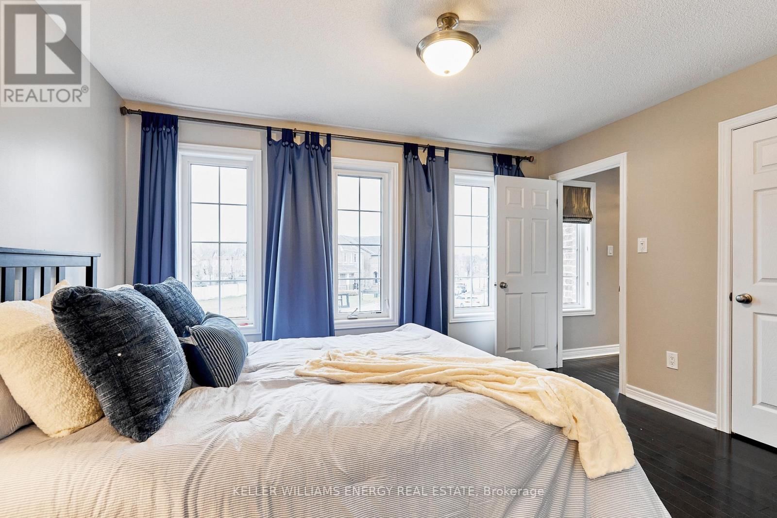 50 RUMBELLOW CRESCENT Image 20