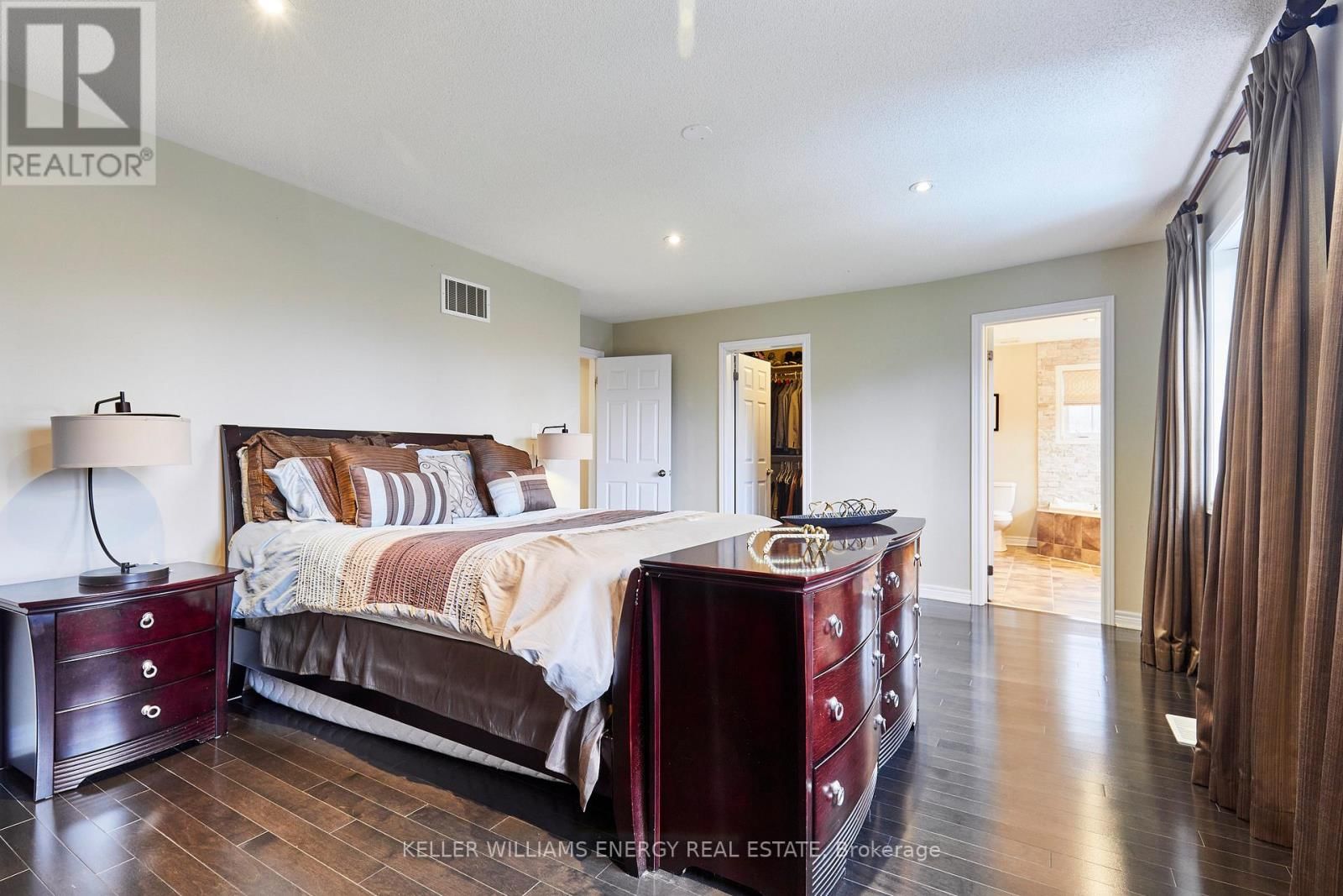 50 RUMBELLOW CRESCENT Image 24