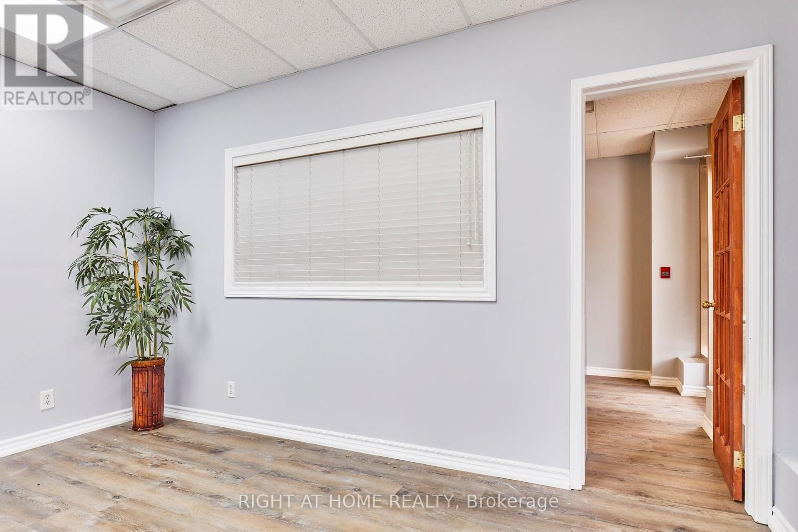 12 & 15 - 108 CORPORATE DRIVE Image 24