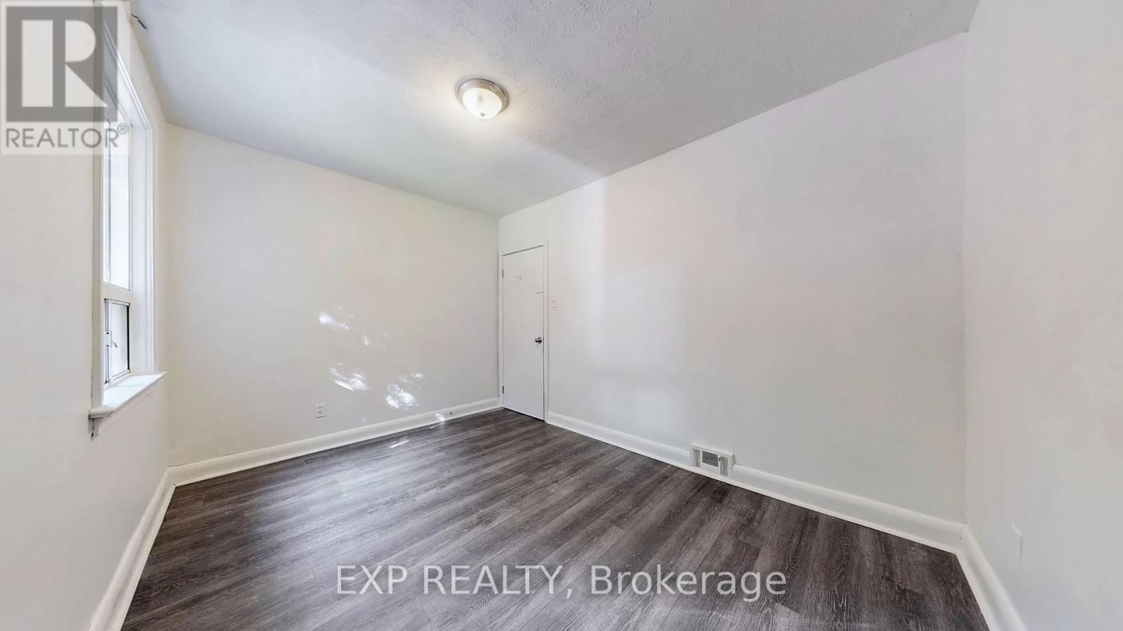 47 BOYCE AVENUE Image 19