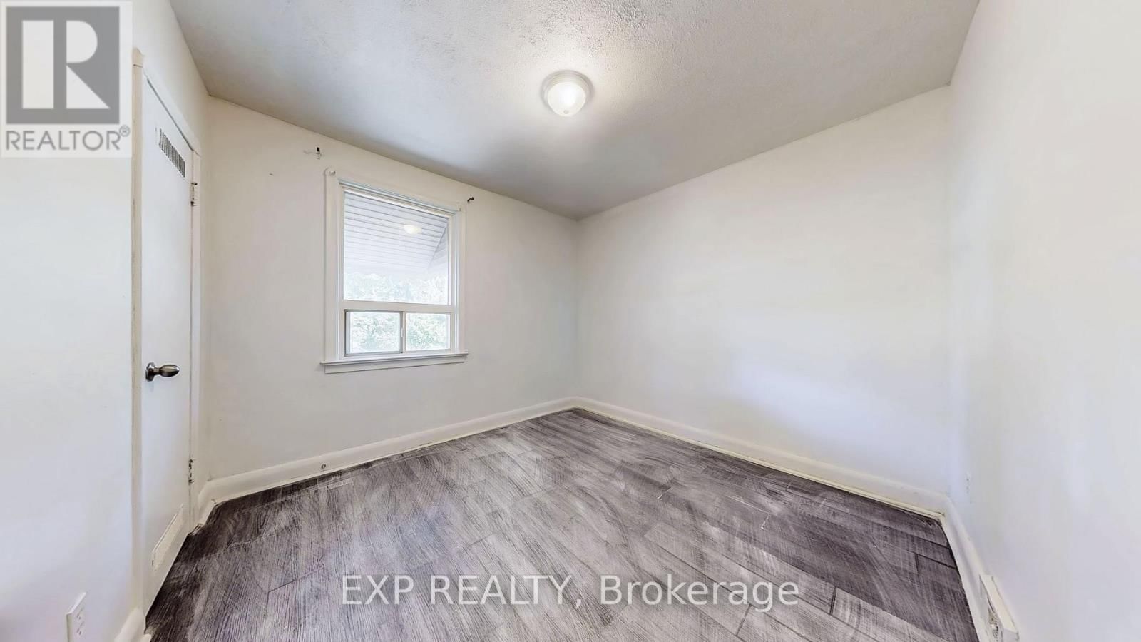 47 BOYCE AVENUE Image 22