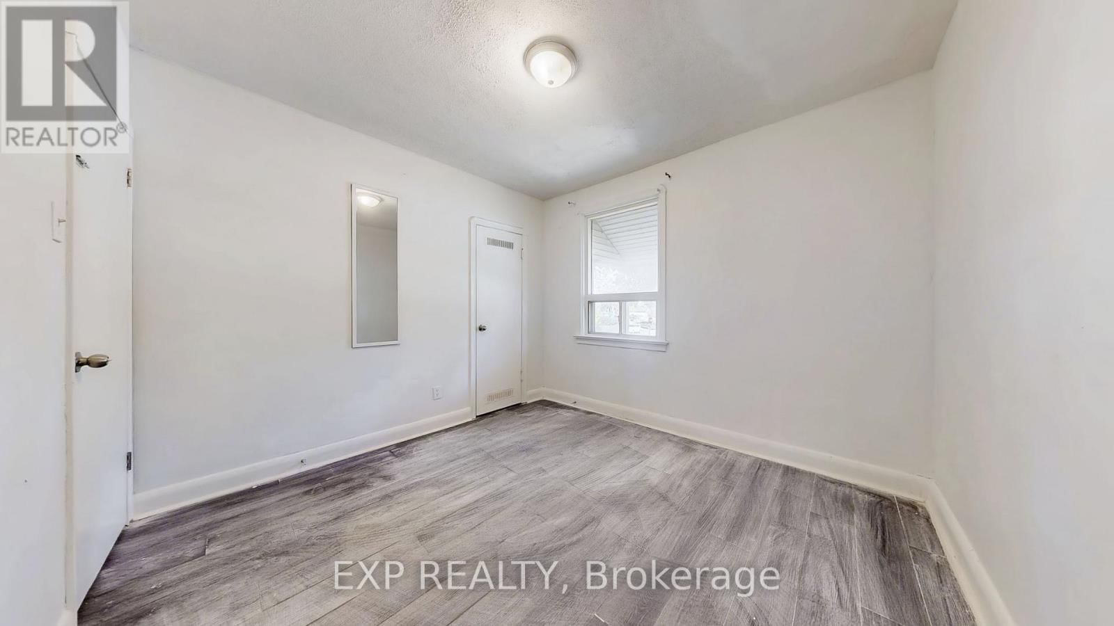 47 BOYCE AVENUE Image 23