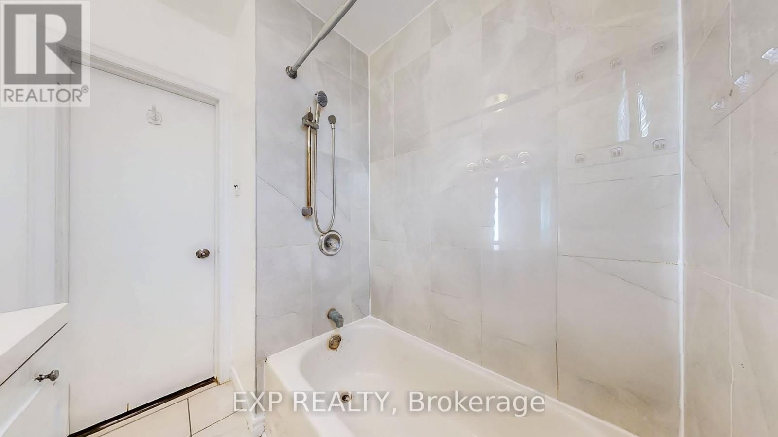 47 BOYCE AVENUE Image 26