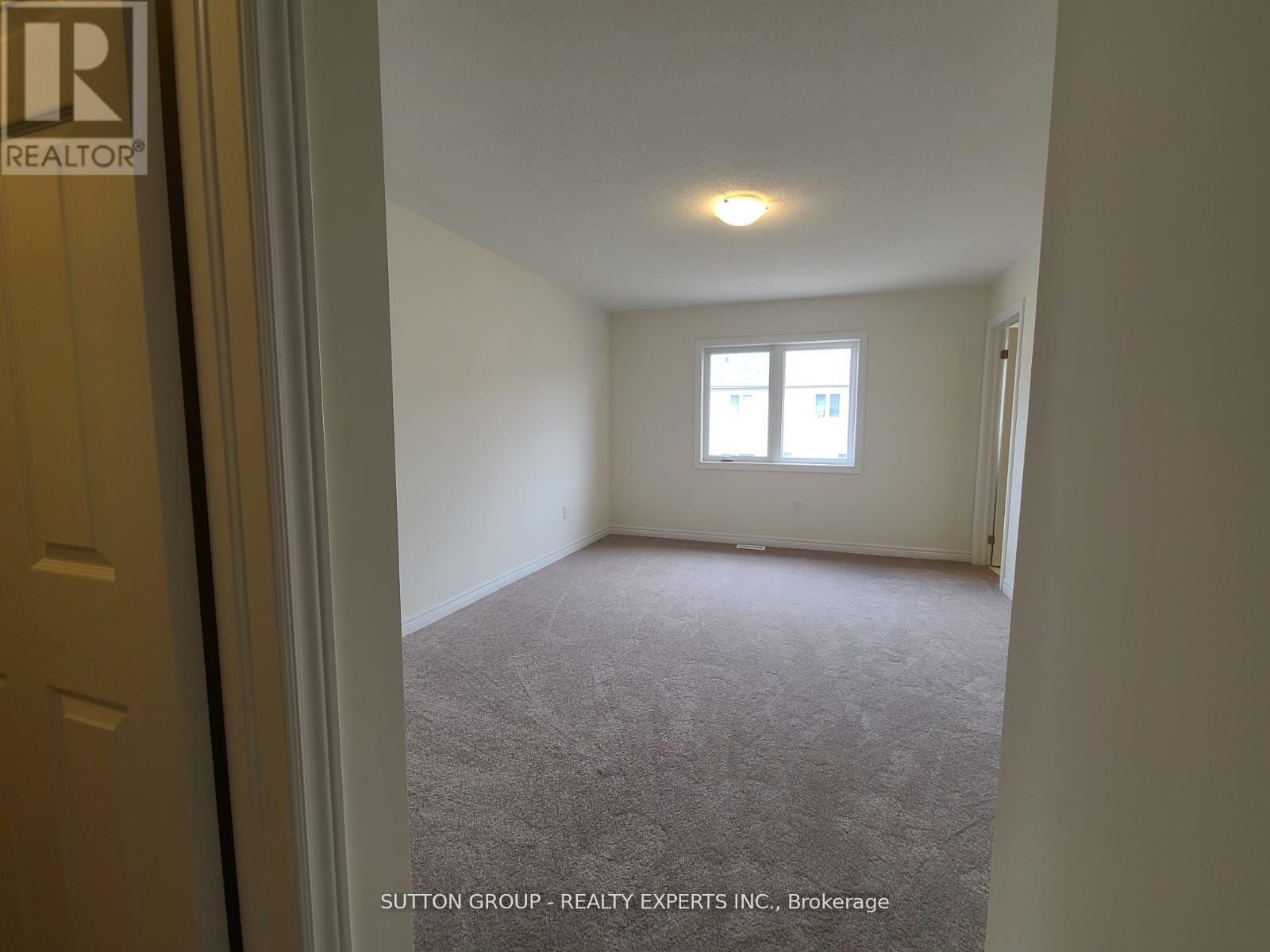 130 ICE PALACE CRESCENT Image 11