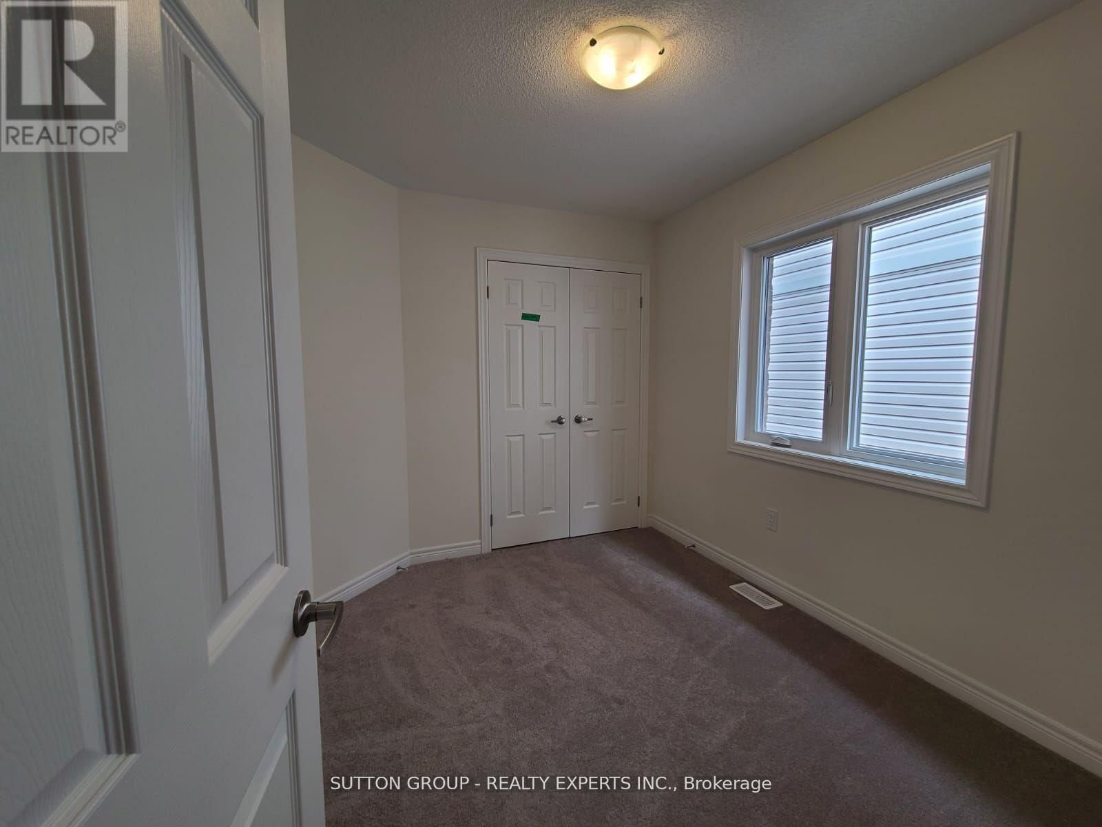 130 ICE PALACE CRESCENT Image 9