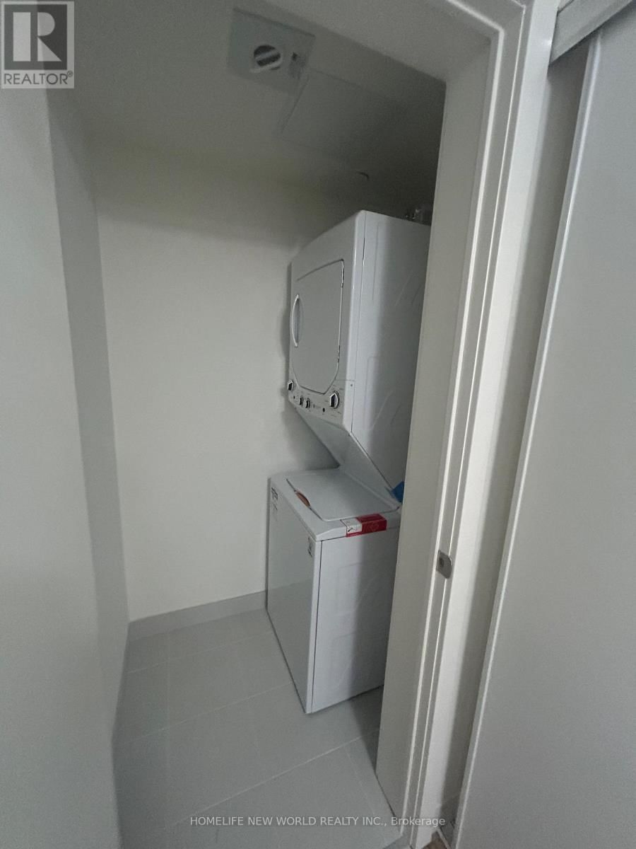 1210 - 51 CLARINGTON BOULEVARD Image 31