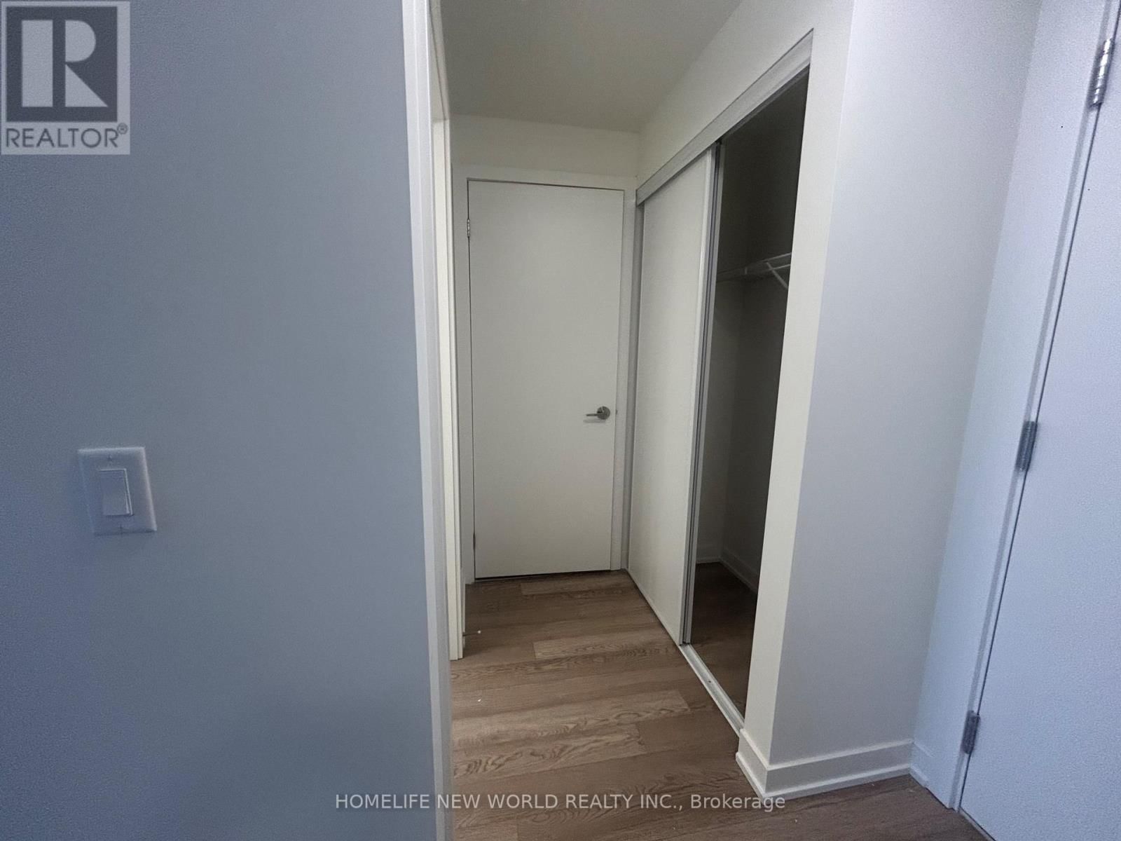 1210 - 51 CLARINGTON BOULEVARD Image 6