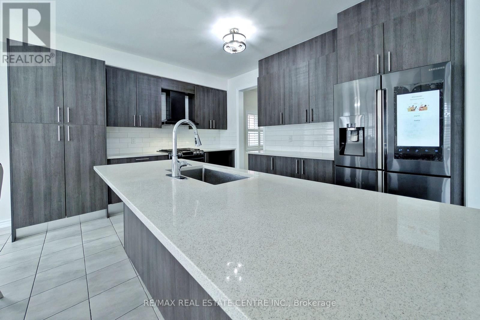 187 LYLE DRIVE Image 12