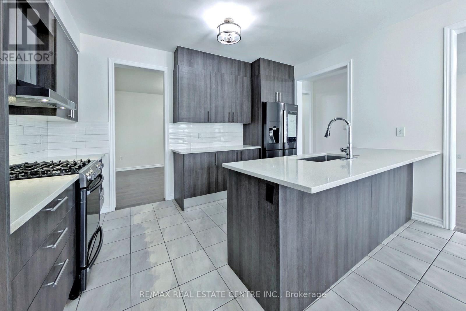 187 LYLE DRIVE Image 13