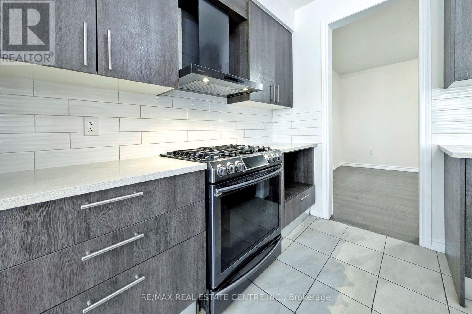 187 LYLE DRIVE Image 15