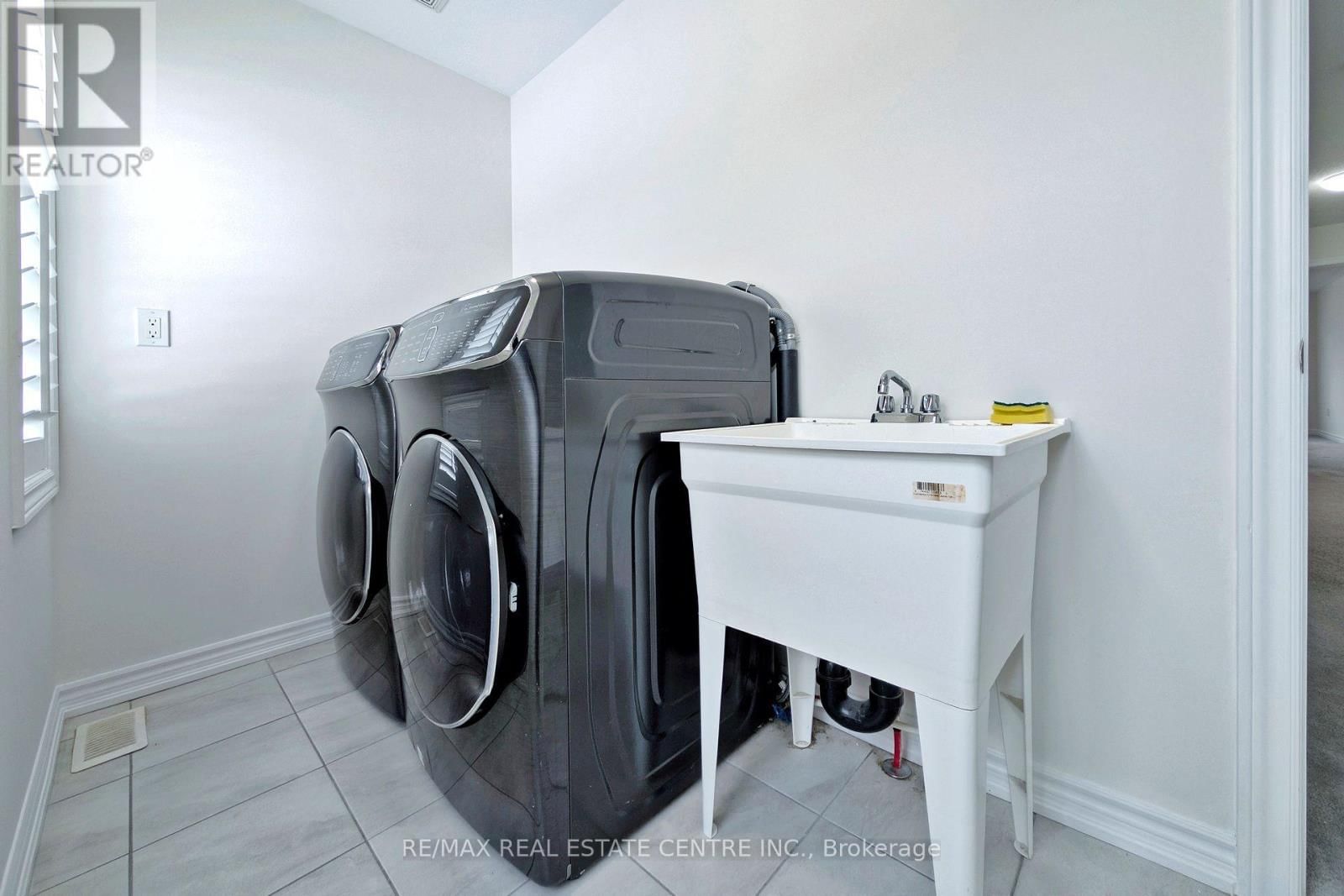 187 LYLE DRIVE Image 37