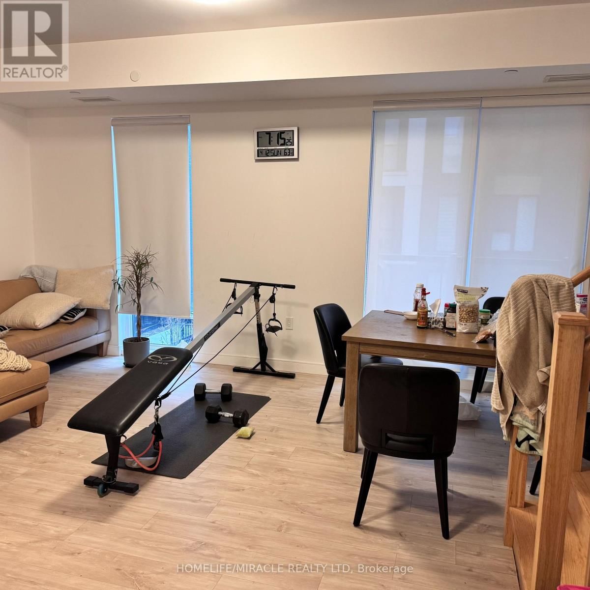 4 - 176 CLONMORE DRIVE Image 6