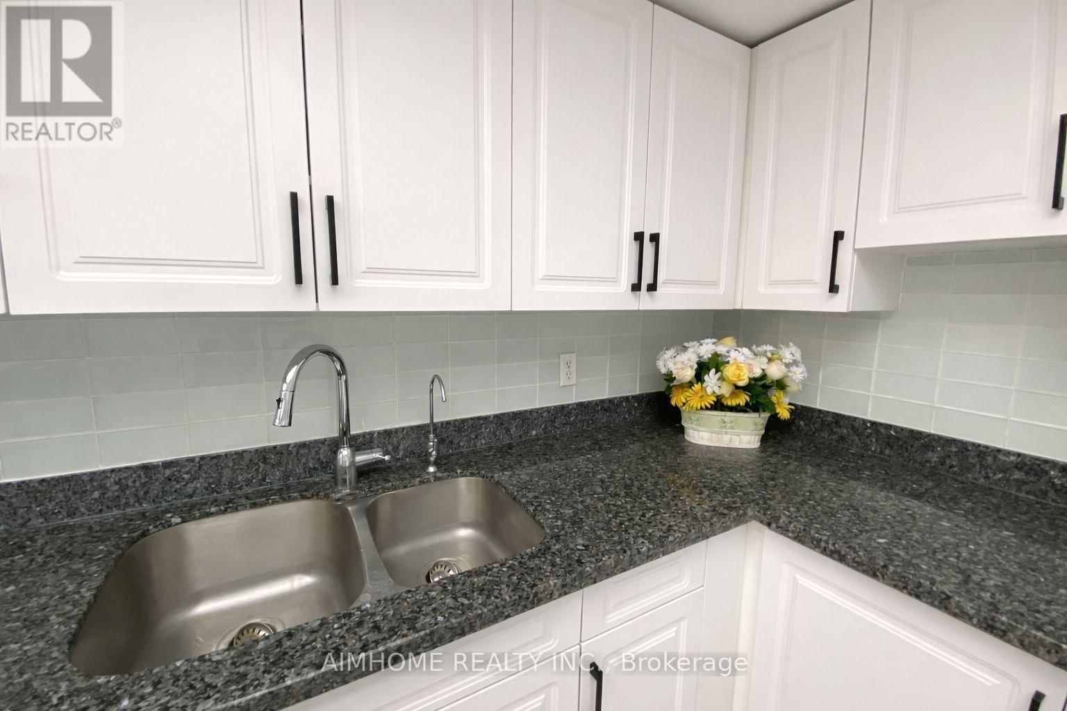 201 - 275 BAMBURGH CIRCLE Image 4