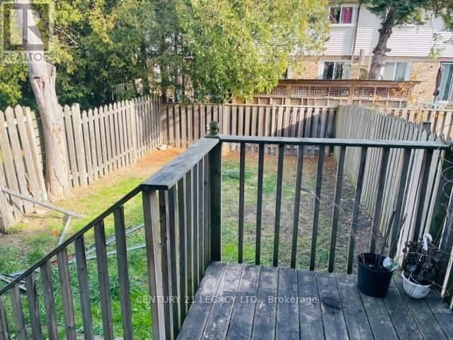 65 BRADSTONE SQUARE Image 16