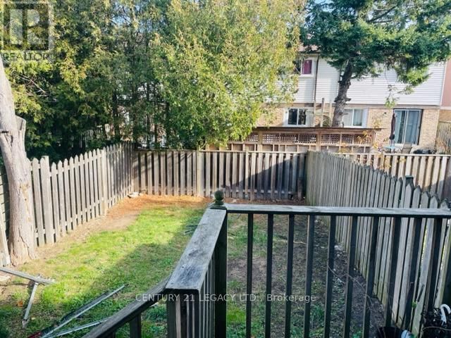 65 BRADSTONE SQUARE Image 17