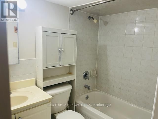 65 BRADSTONE SQUARE Image 22