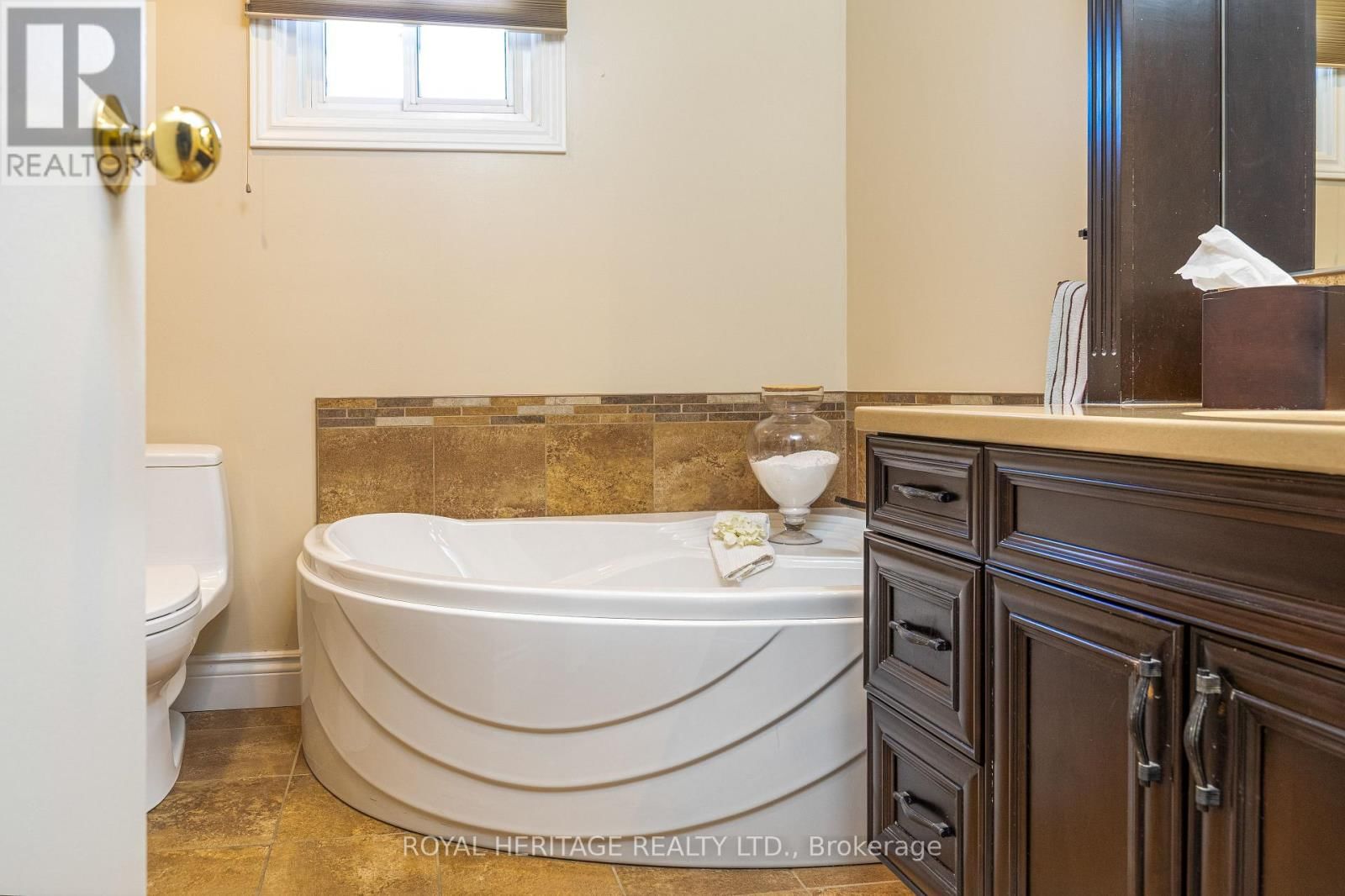 53 TERESA DRIVE Image 31