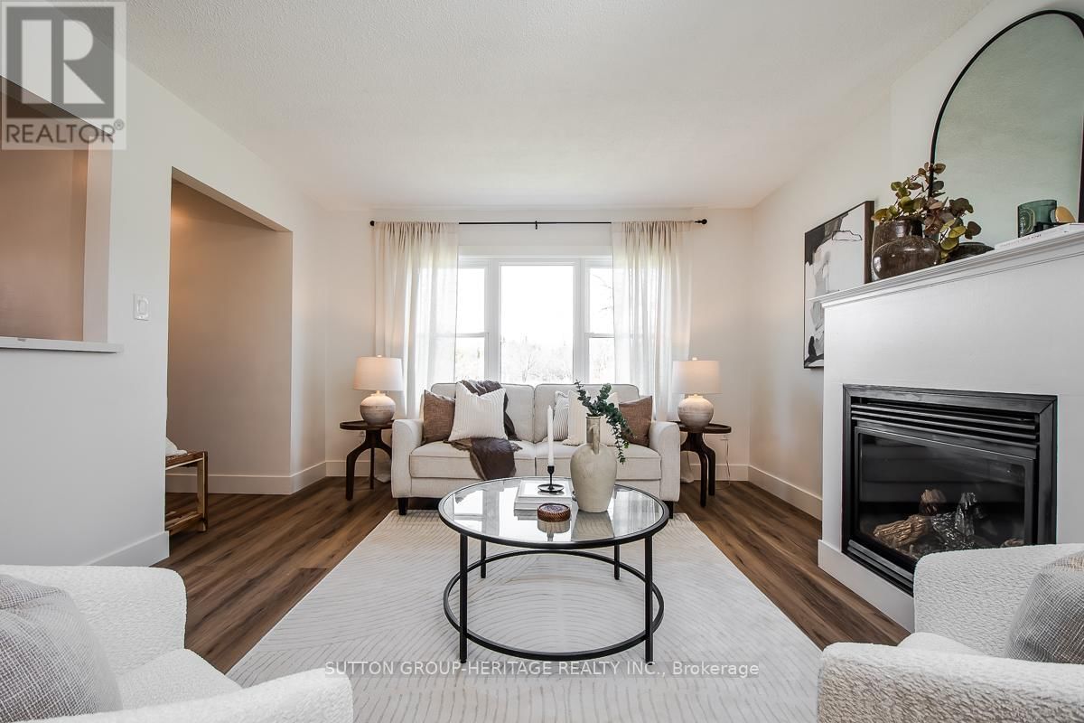 202 WILLIS AVENUE Image 17