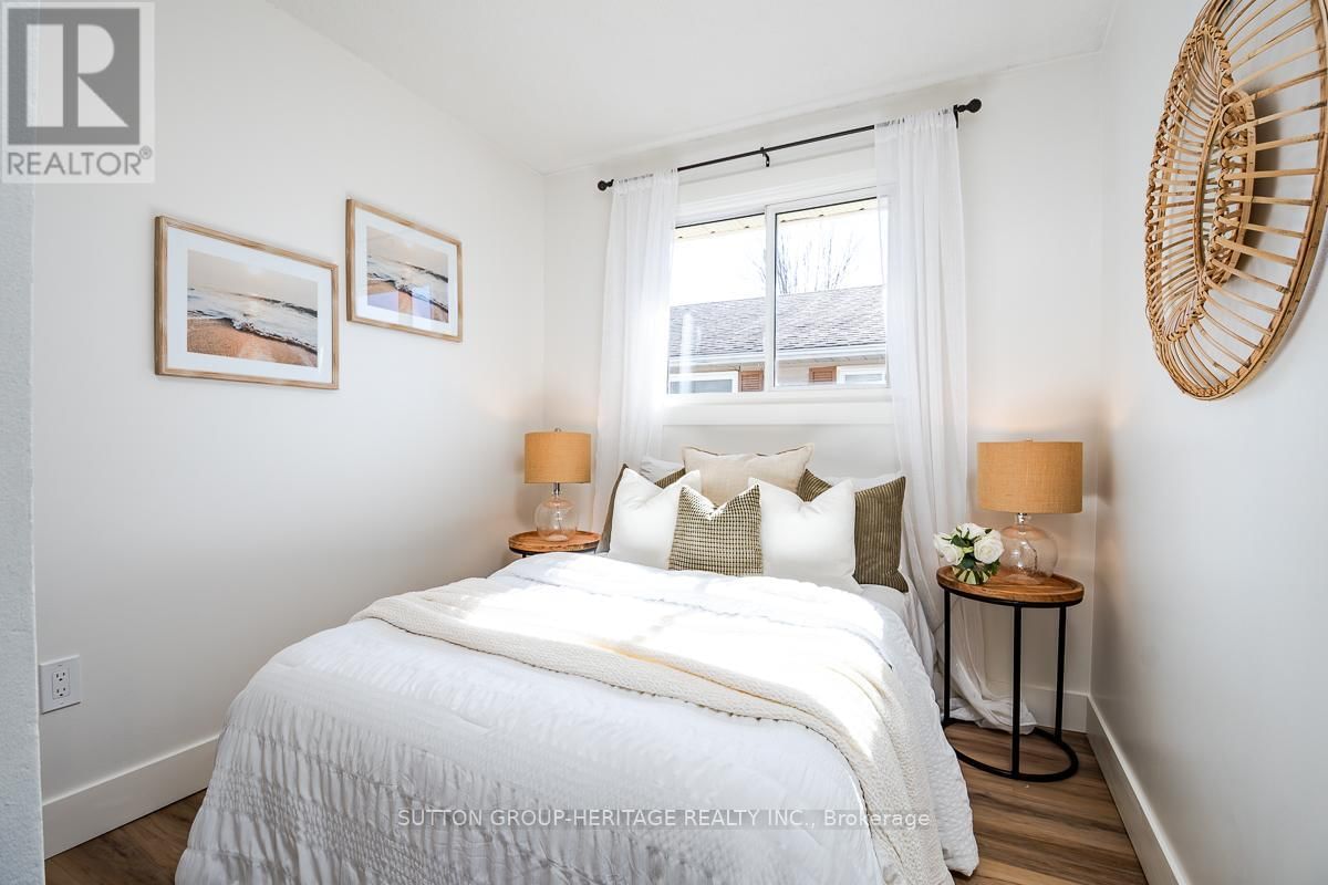 202 WILLIS AVENUE Image 20