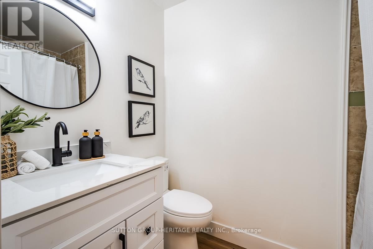 202 WILLIS AVENUE Image 21