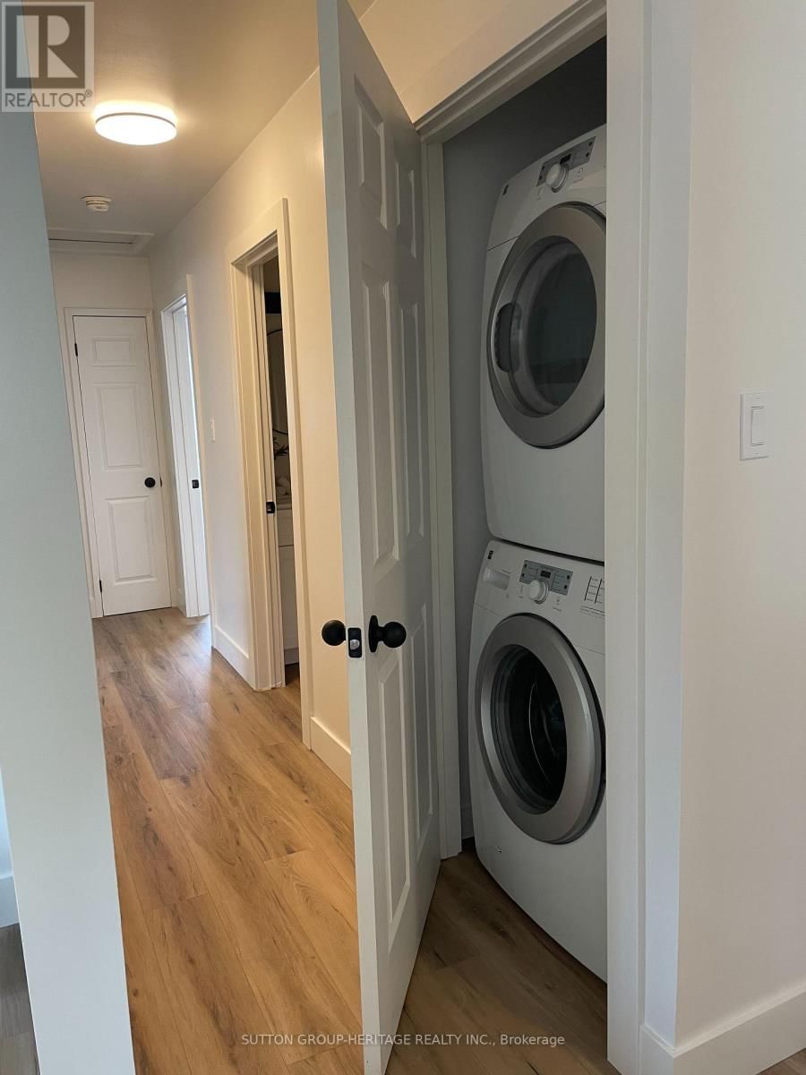 202 WILLIS AVENUE Image 22