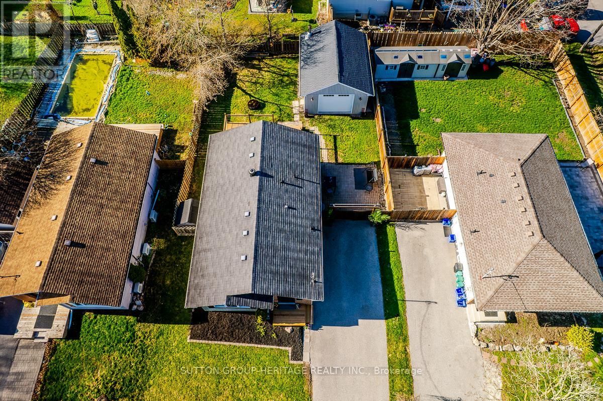 202 WILLIS AVENUE Image 5