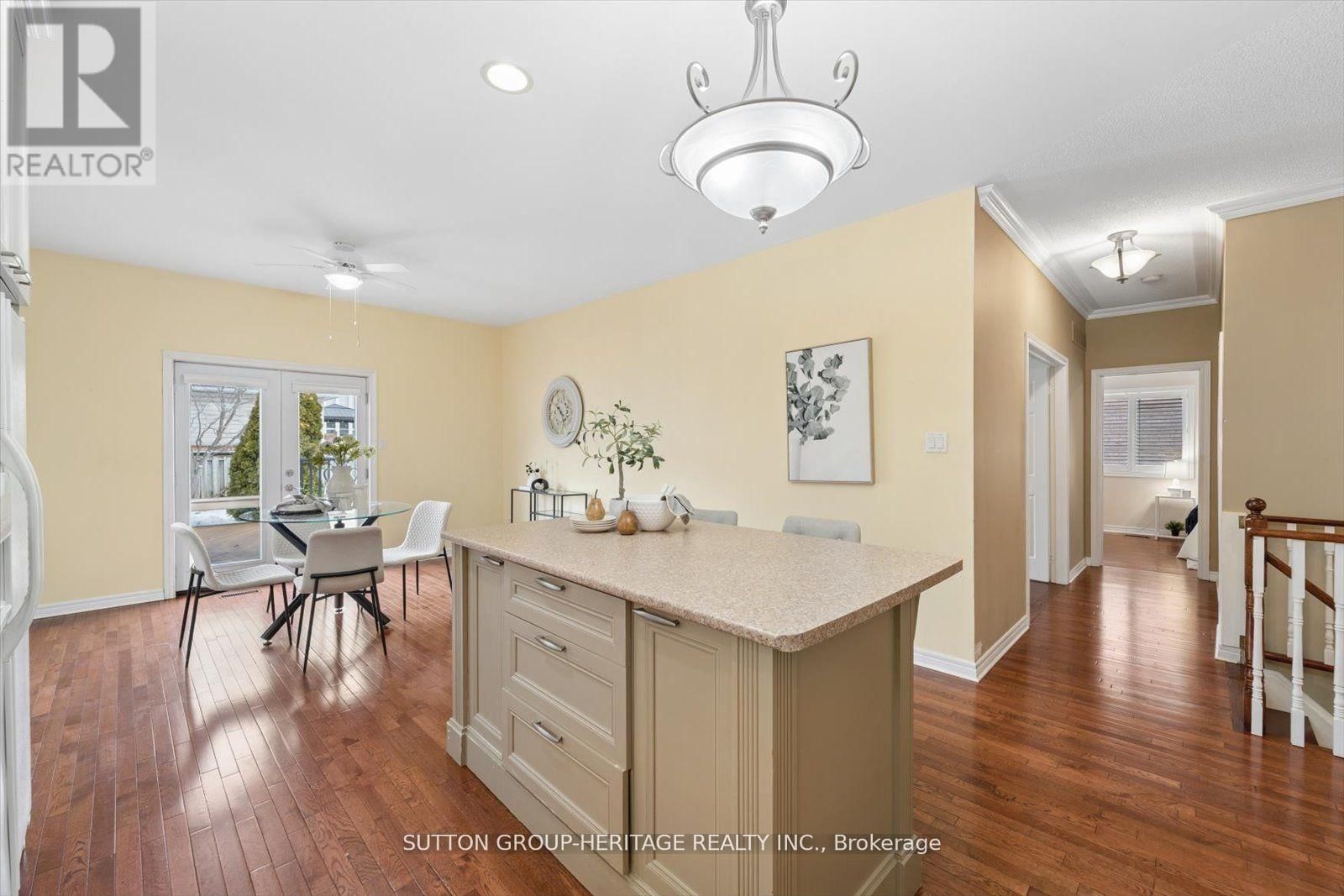 1886 PINE GROVE AVENUE Image 17