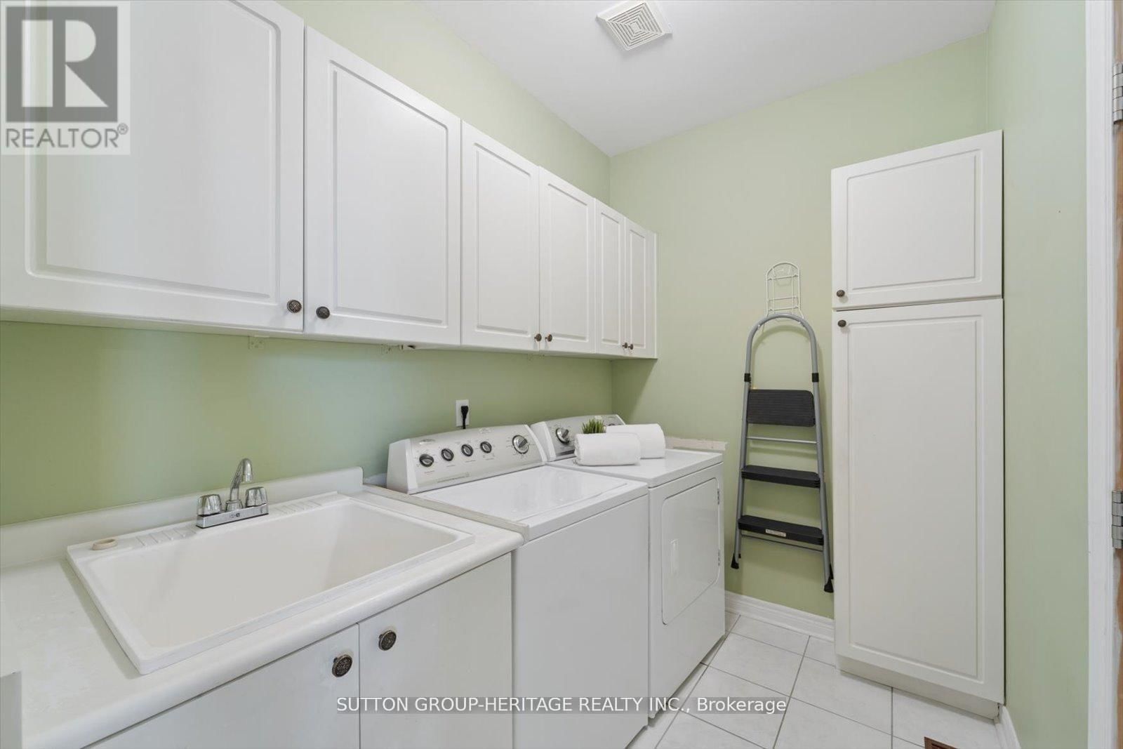 1886 PINE GROVE AVENUE Image 18