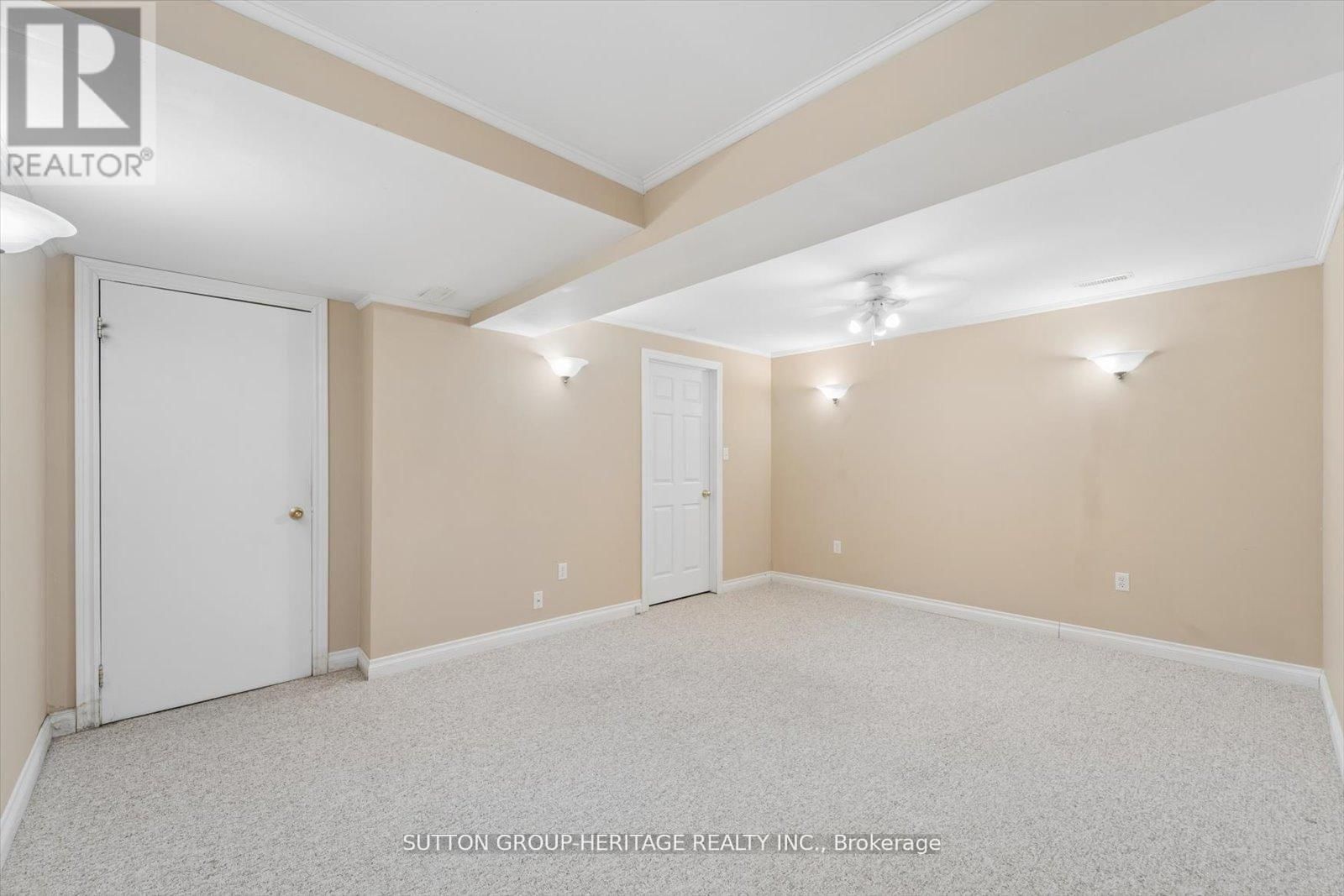 1886 PINE GROVE AVENUE Image 32