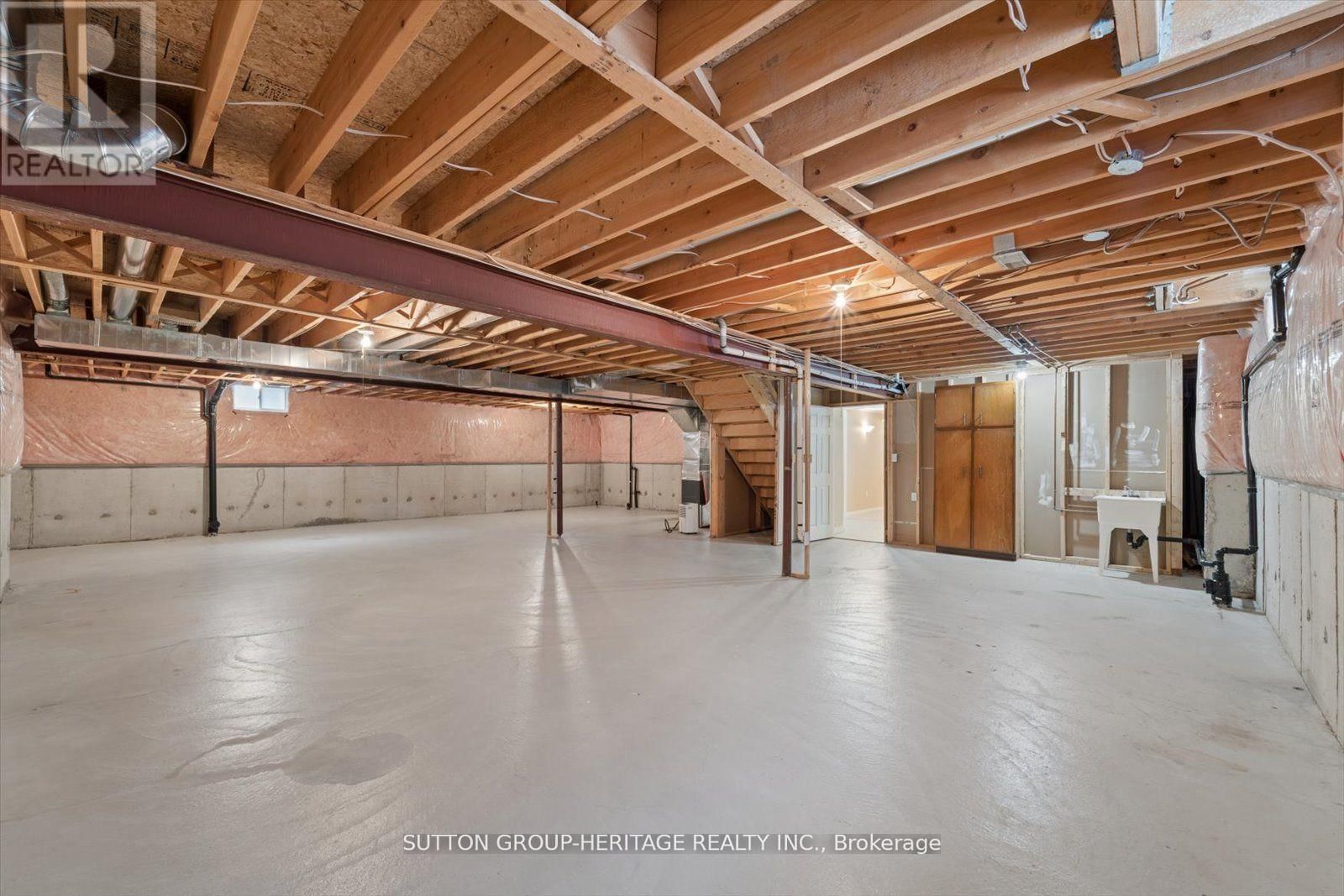 1886 PINE GROVE AVENUE Image 34