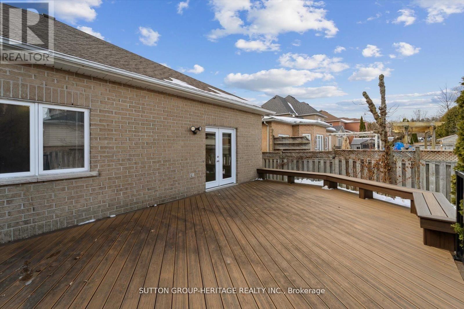 1886 PINE GROVE AVENUE Image 40